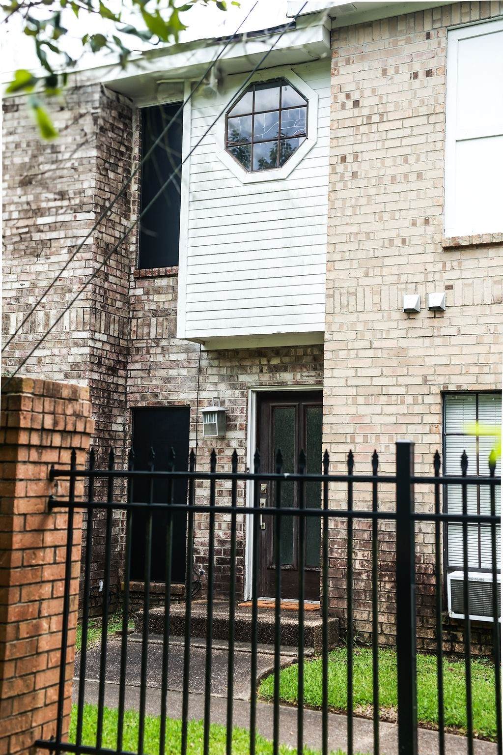 1620 Wellington Place - Photo 1