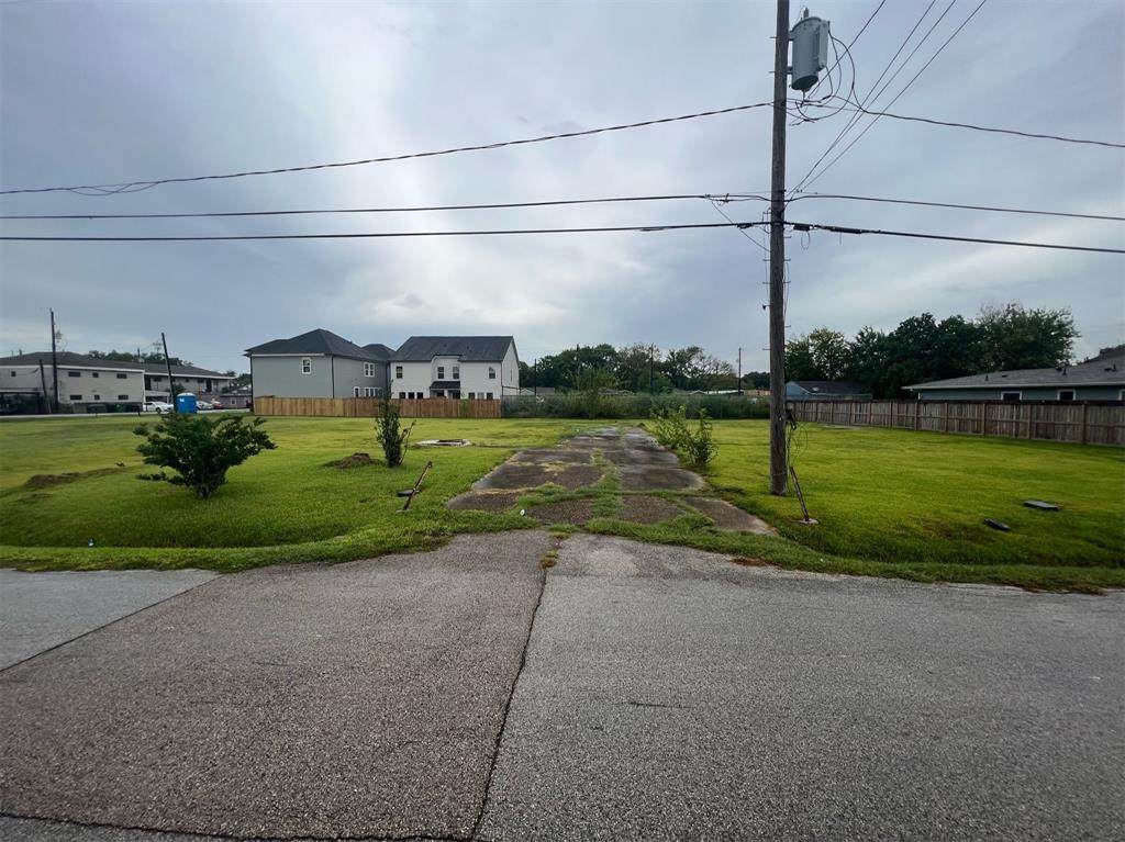 4609 Bricker Street - Photo 1