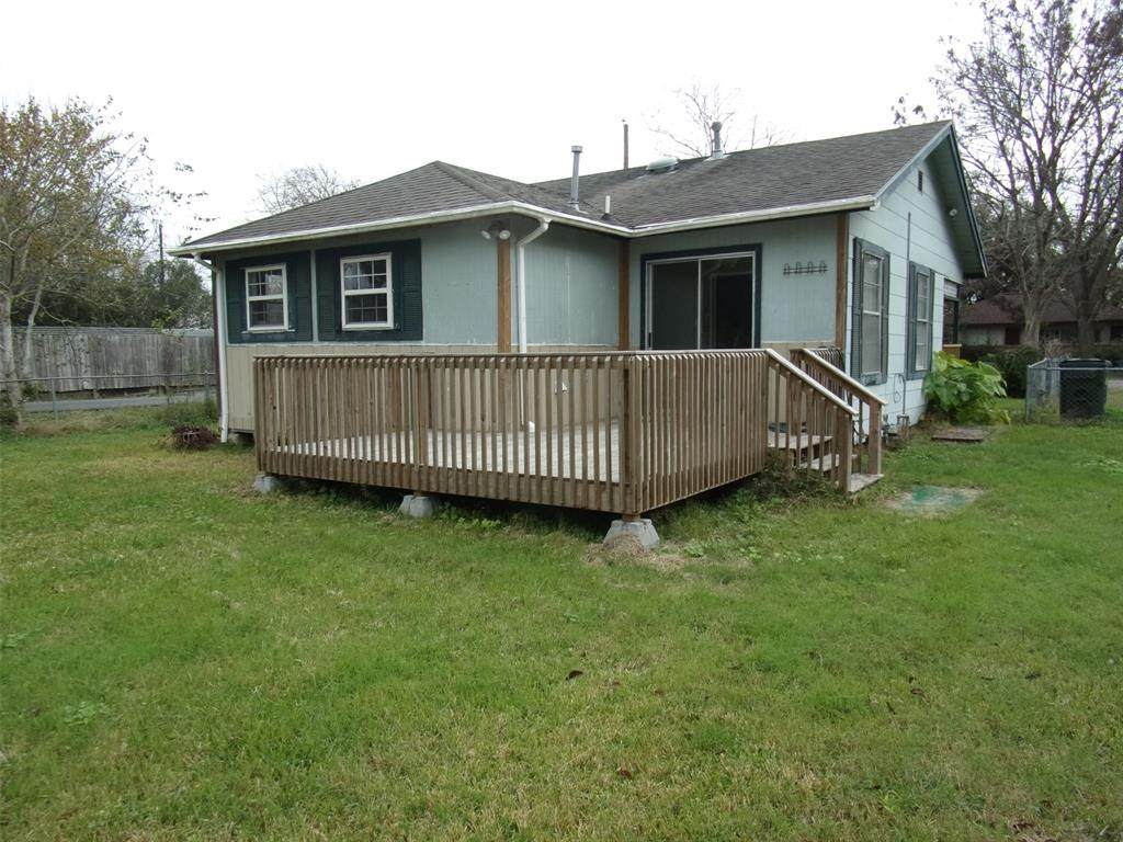 4702 Oleander Street - Photo 1