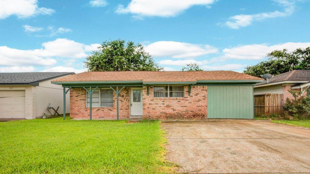 811 7th Street - Photo 1