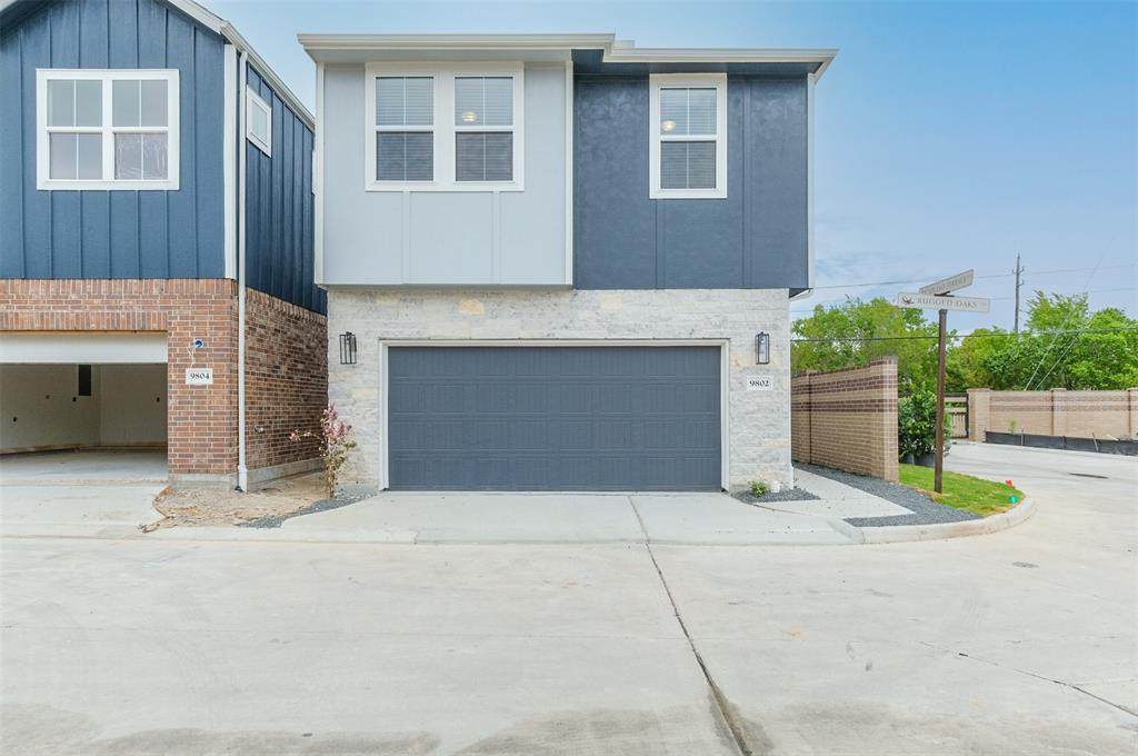 9802 Rugged Oaks Dr - Photo 1