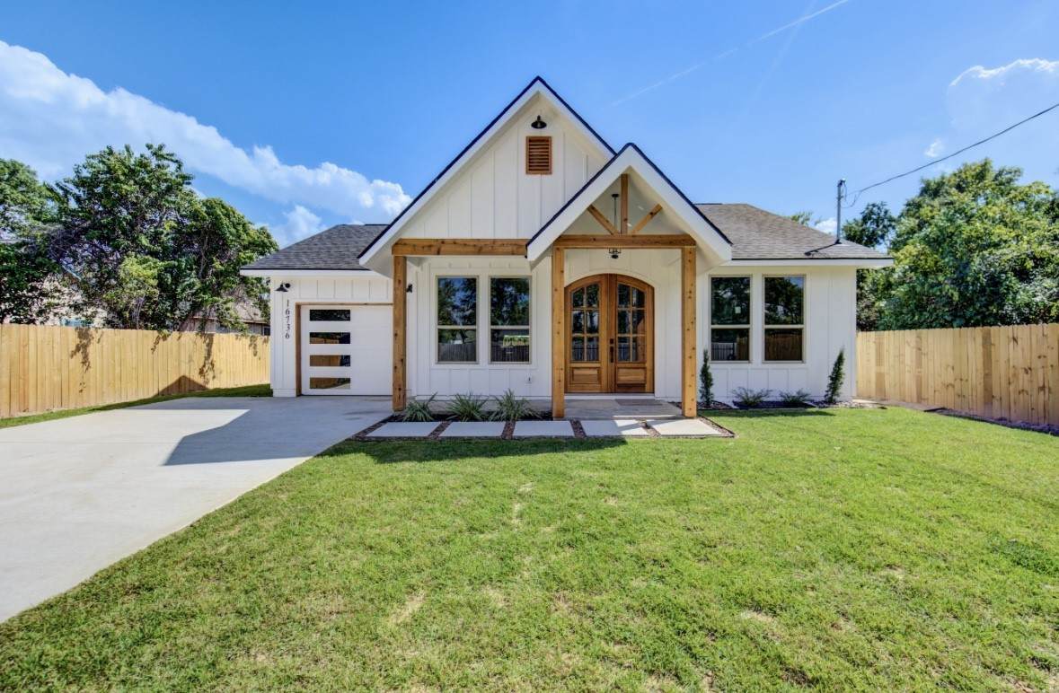 16736 Forest Trail Drive - Photo 1