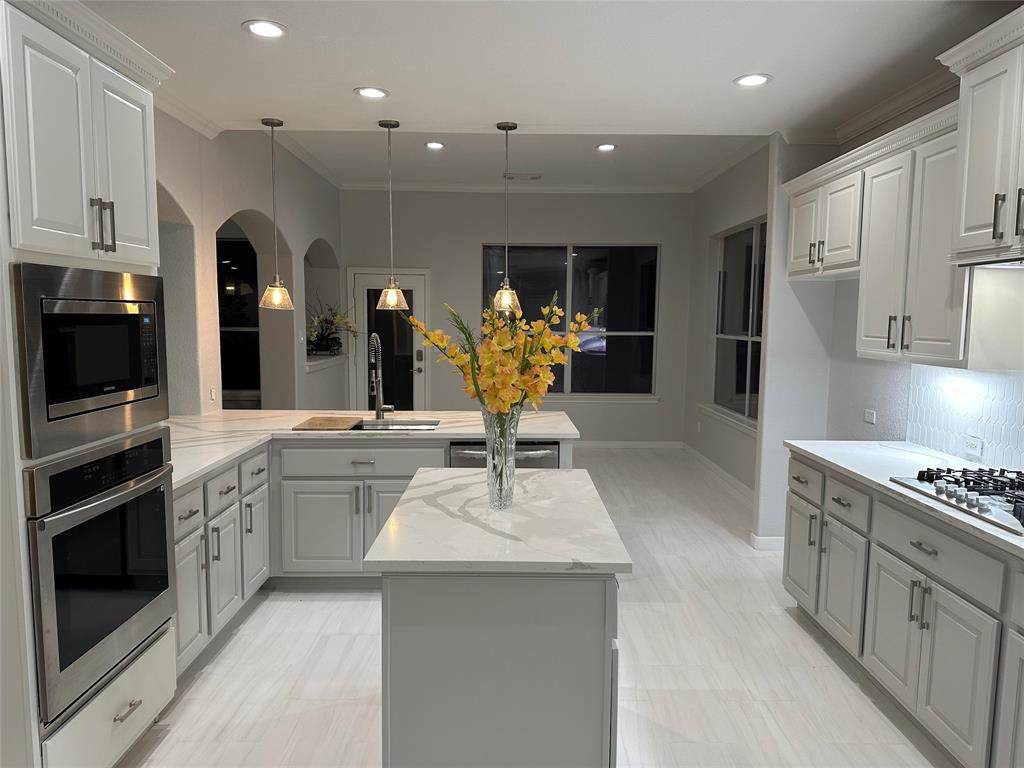 2514 Summer Creek Drive - Photo 1