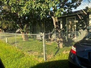 901 6th Street - Photo 1