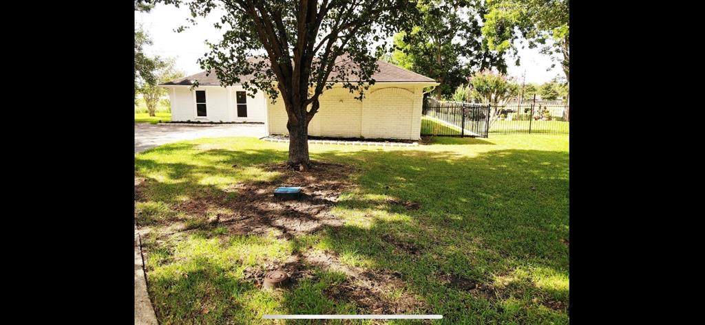 826 Golf Court - Photo 1