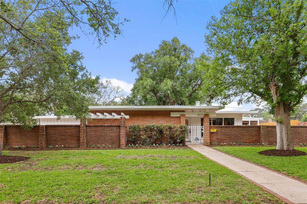 4931 Loch Lomond Drive - Photo 1