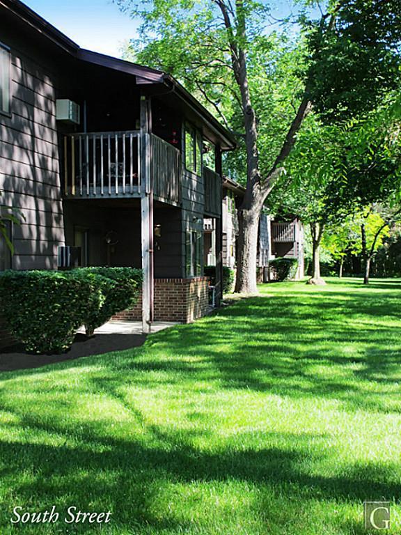 325 South Street - Photo 1