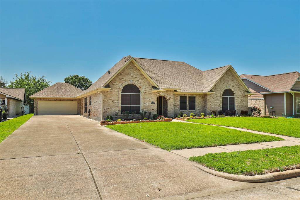 2322 Erin Glen Court - Photo 1