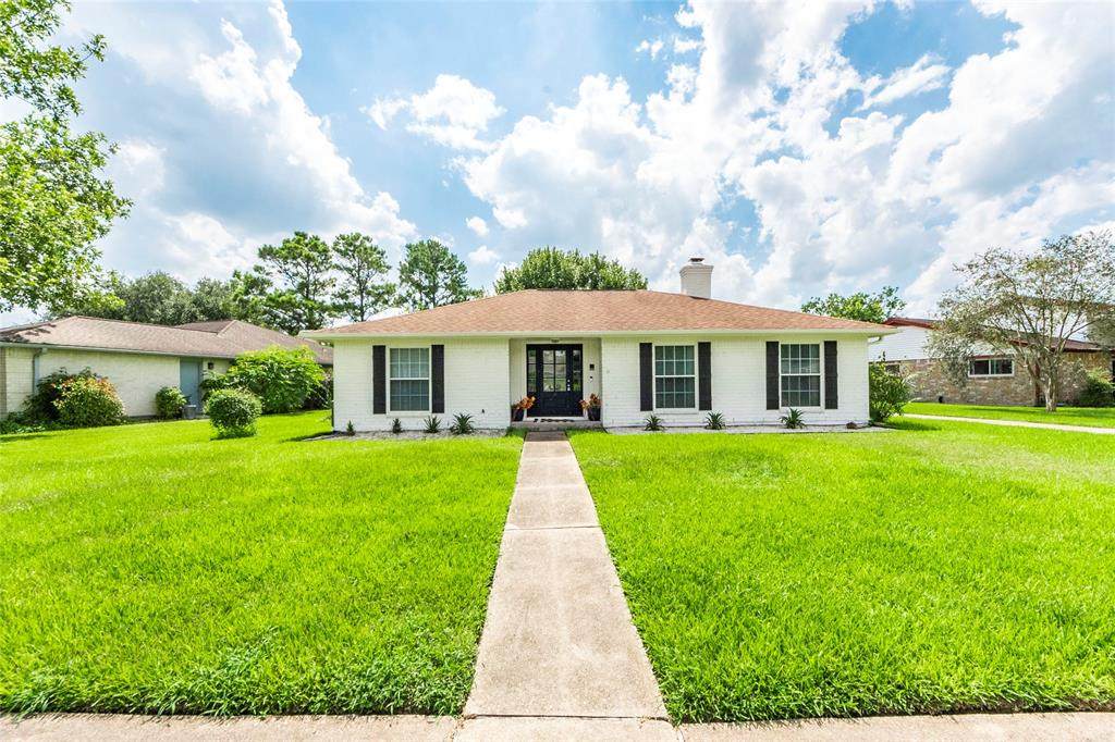 645 Castle Harbour Drive - Photo 1