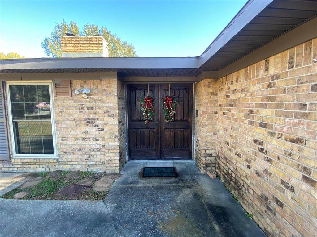 200 University Drive - Photo 1