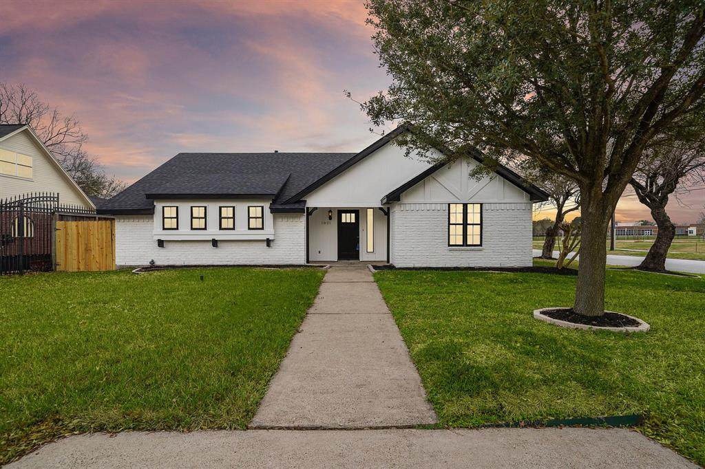 1821 22nd Avenue - Photo 1