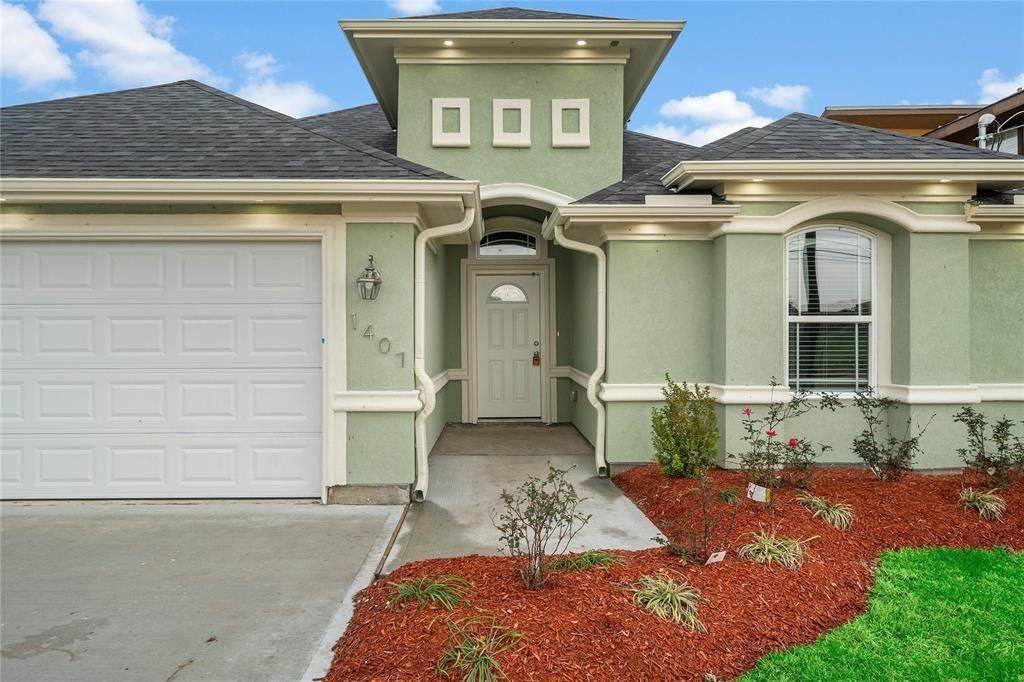 1407 Avenue N - Photo 1