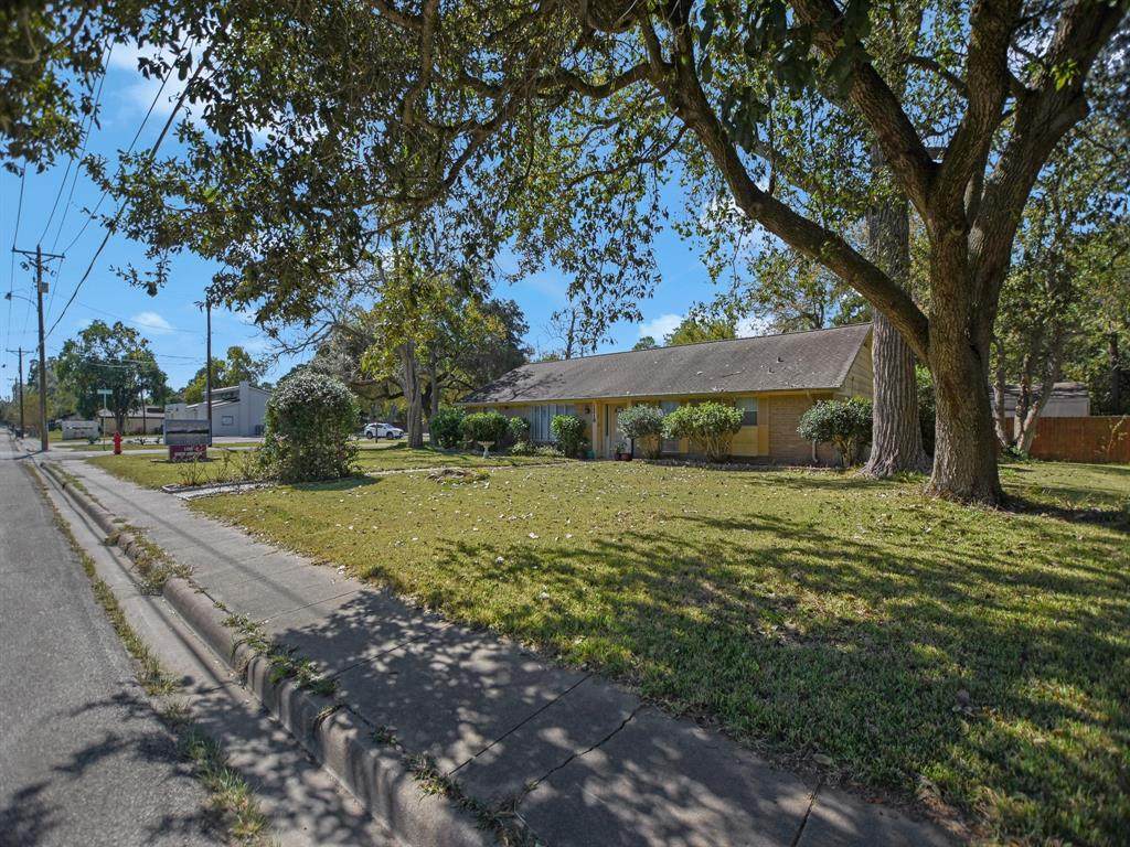 1218 Johnson Street - Photo 1
