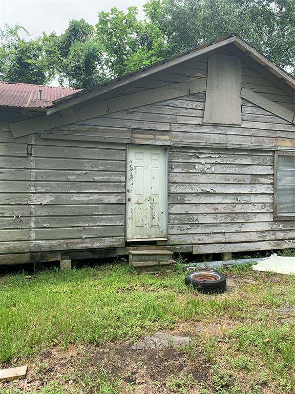 209 Pine St - Photo 1