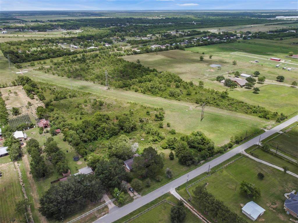 4005 Danek Road - Photo 1