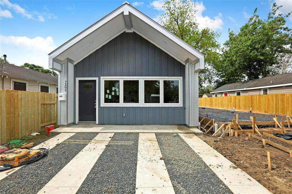 7202 B Avenue J - Photo 1