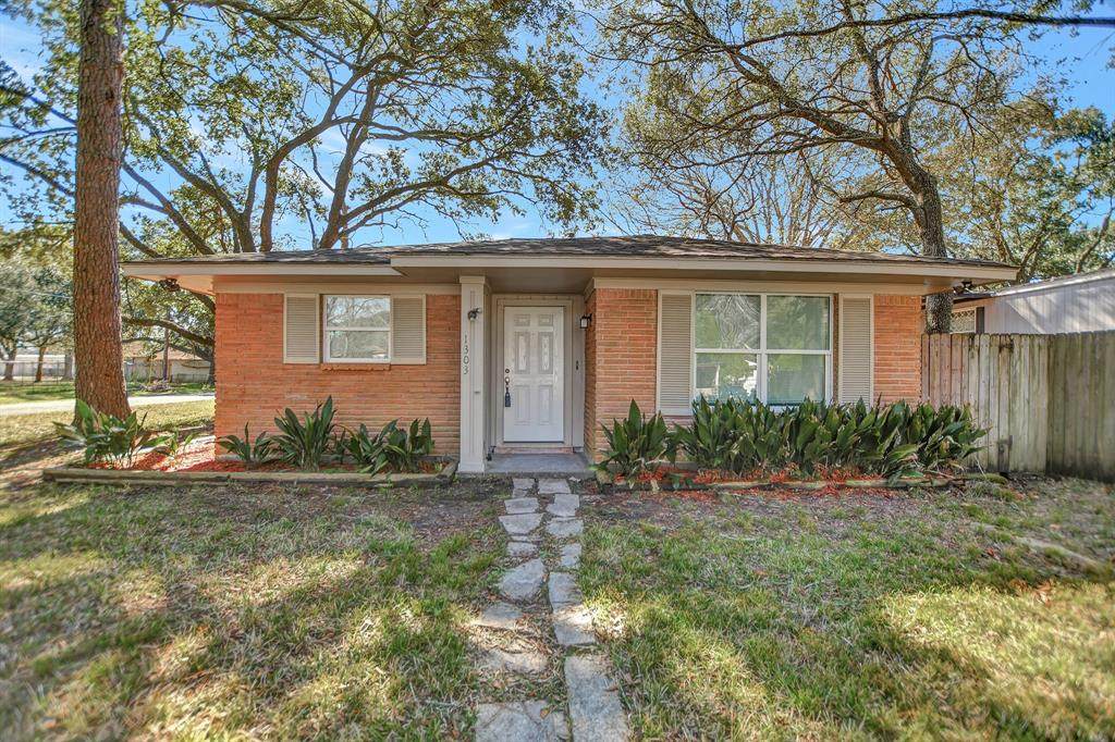 1303 Phillips Street - Photo 1