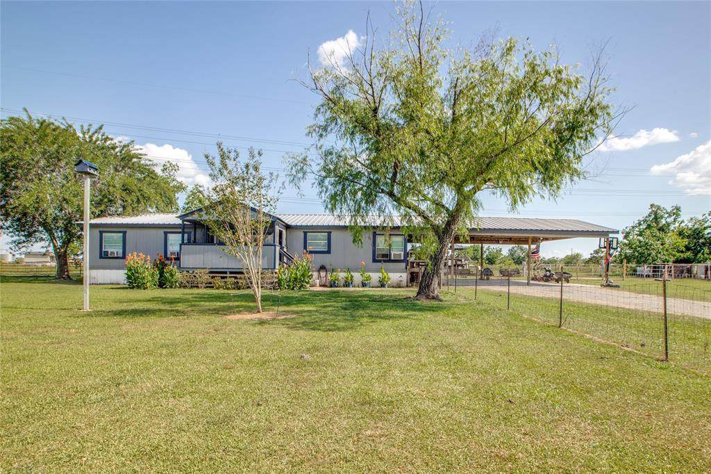 37 County Road 6052 - Photo 1