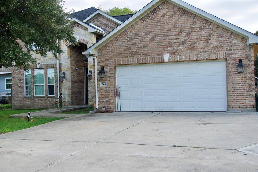 705 Jasmine Street - Photo 1