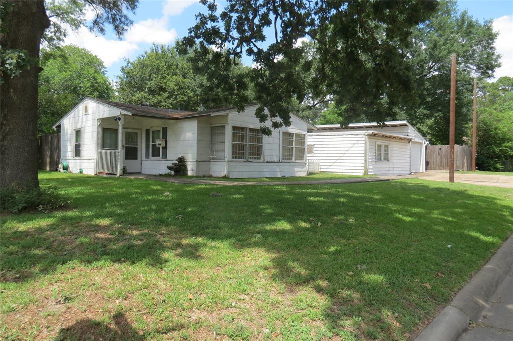 4002 Ella Boulevard - Photo 1