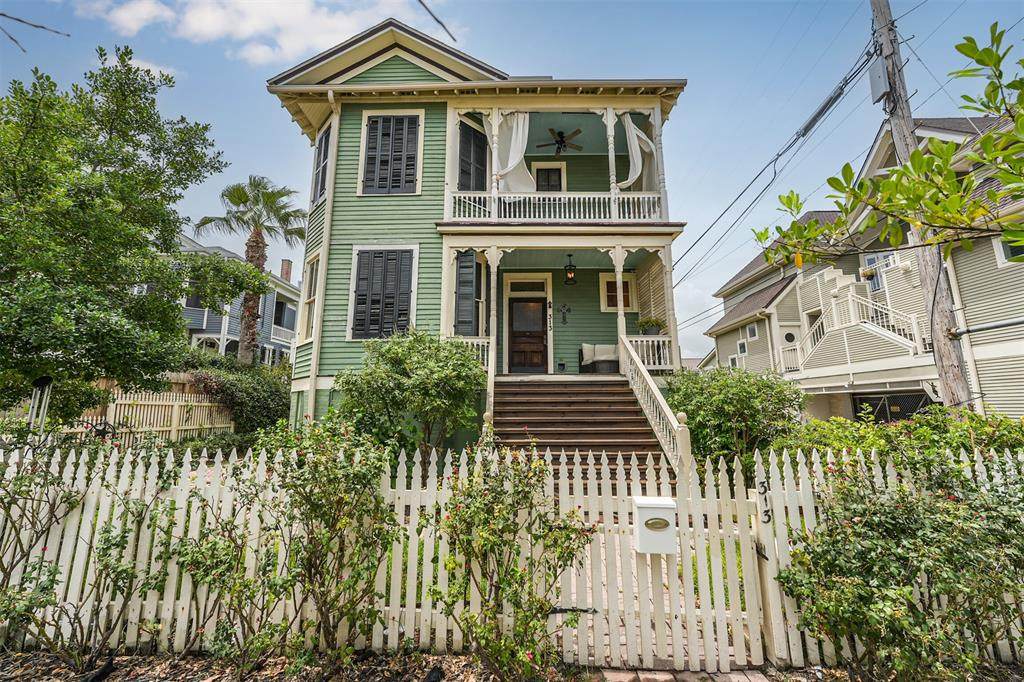 313 14th Street - Photo 1