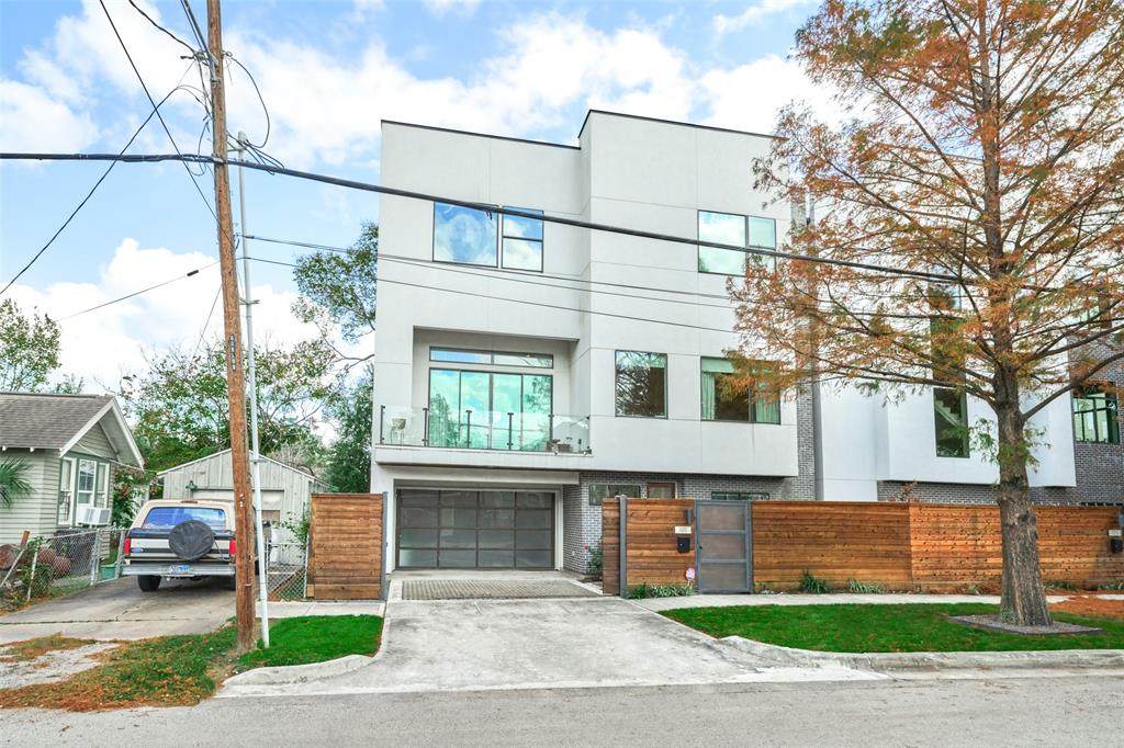 1911 Stanford Street - Photo 1