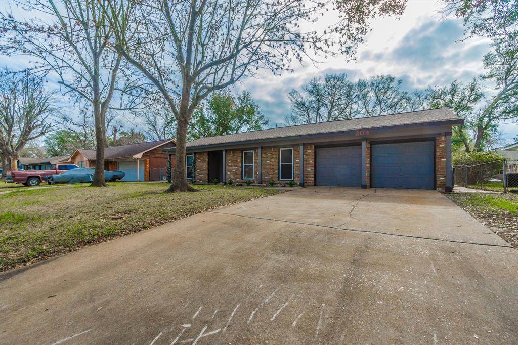 304 Carnation Street - Photo 1