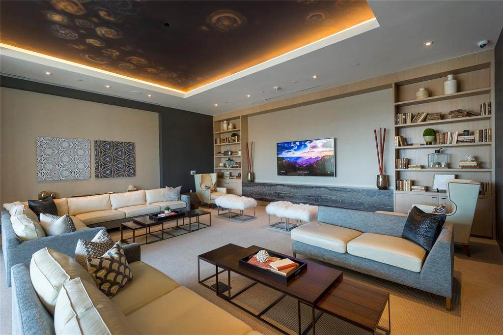 5280 Caroline Street - Photo 1