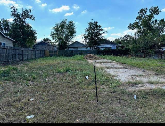 7724 Avenue J - Photo 1