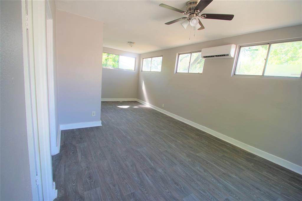 6411 N Main St - Photo 1
