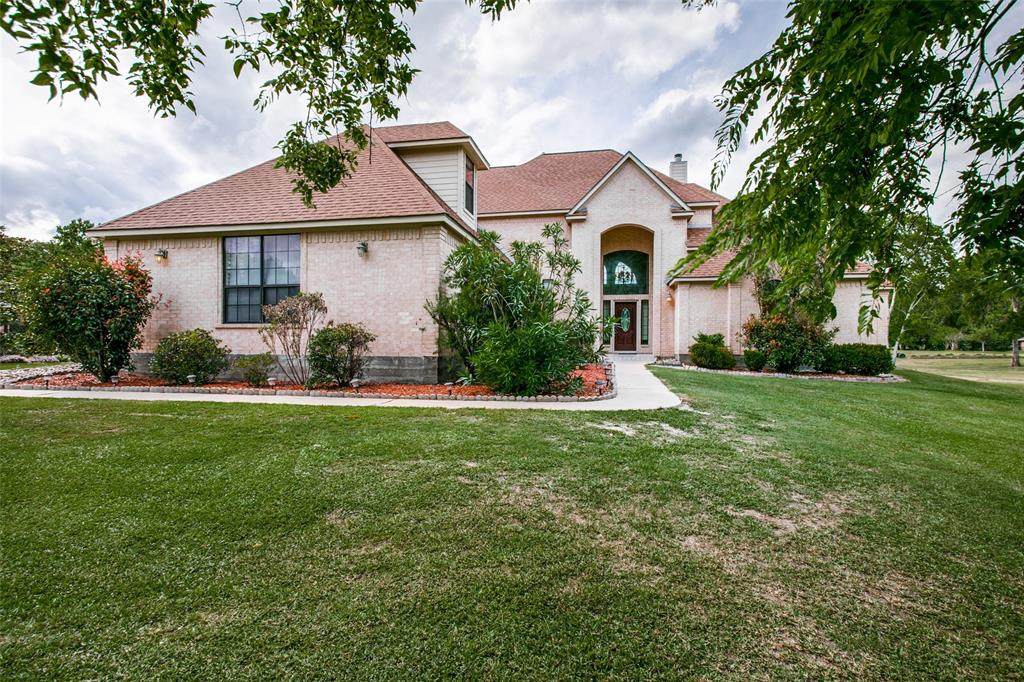 68 Woodside Drive - Photo 1