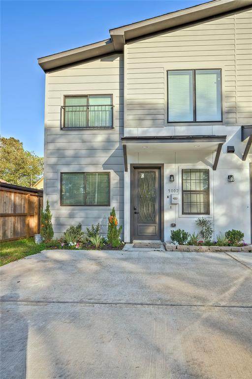 9002 Kelburn Drive - Photo 1