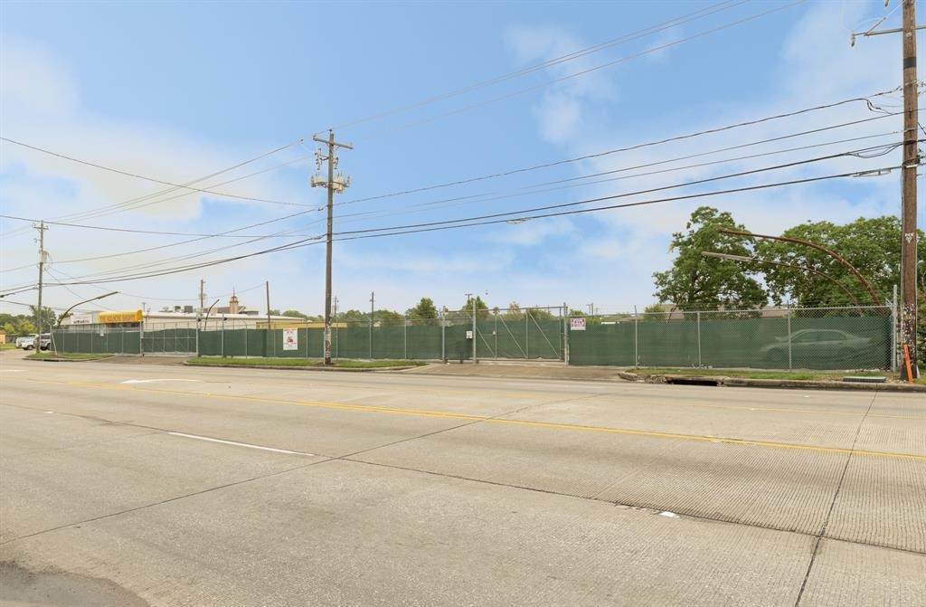 1811 Shaver Street - Photo 1