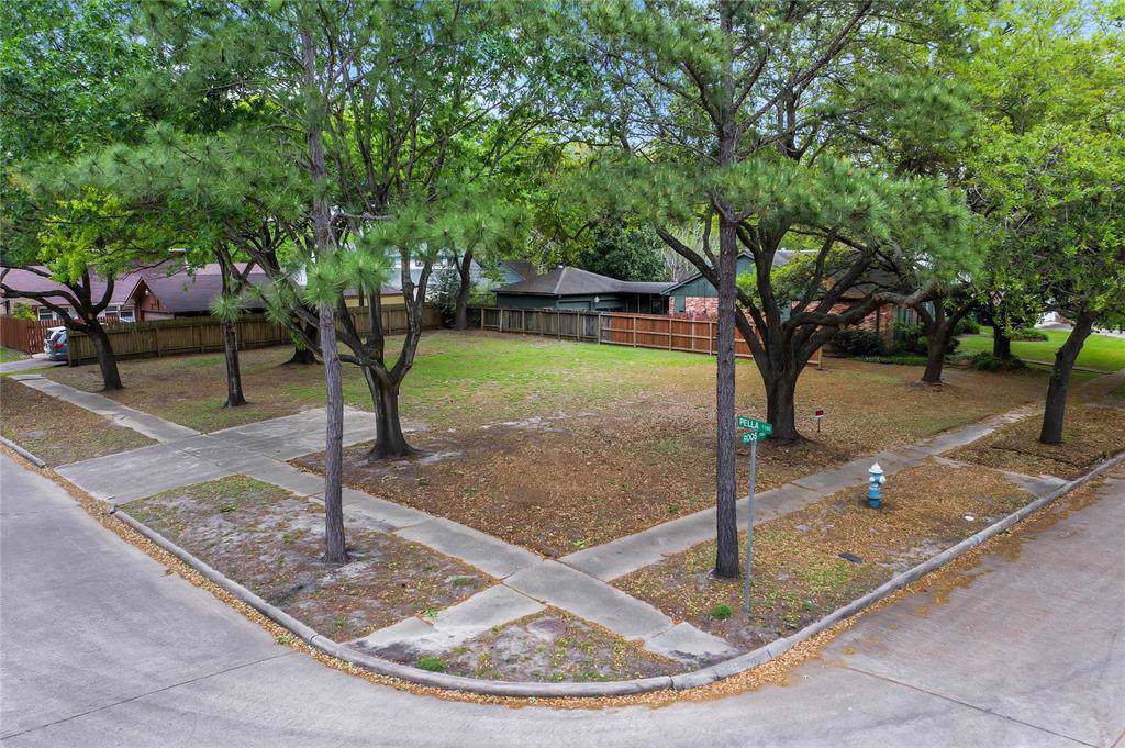 9014 Roos Road - Photo 1