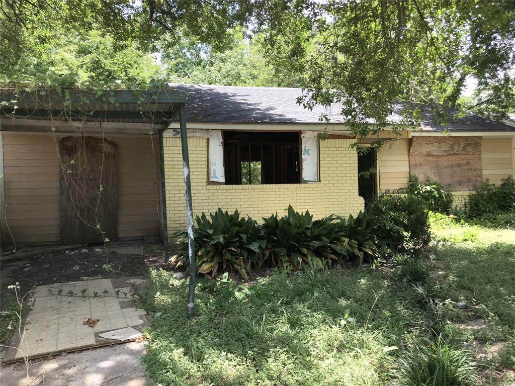 10013 Fairland Drive - Photo 1