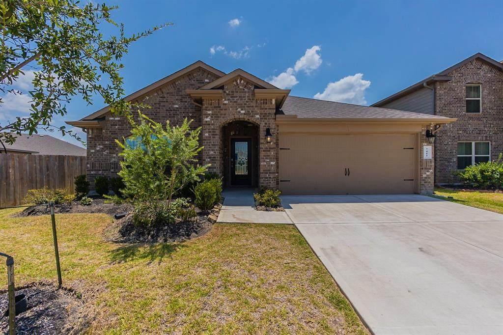 7411 Highland Chase Drive - Photo 1