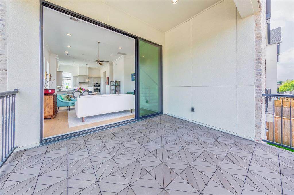 4010 University Grove Street - Photo 1