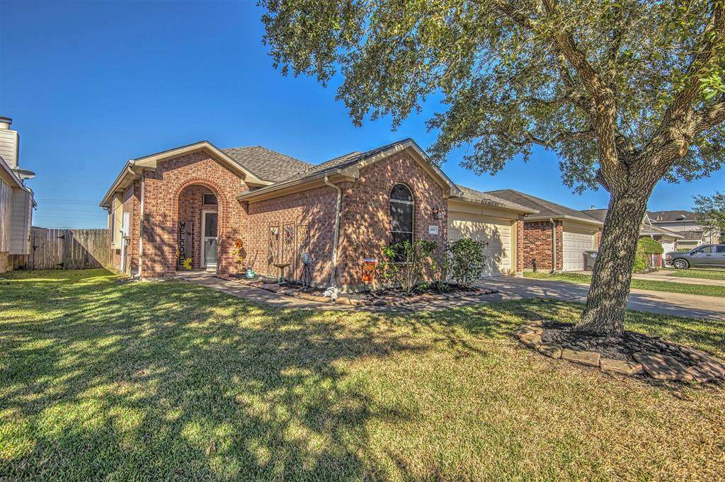 699 Columbia Street - Photo 1