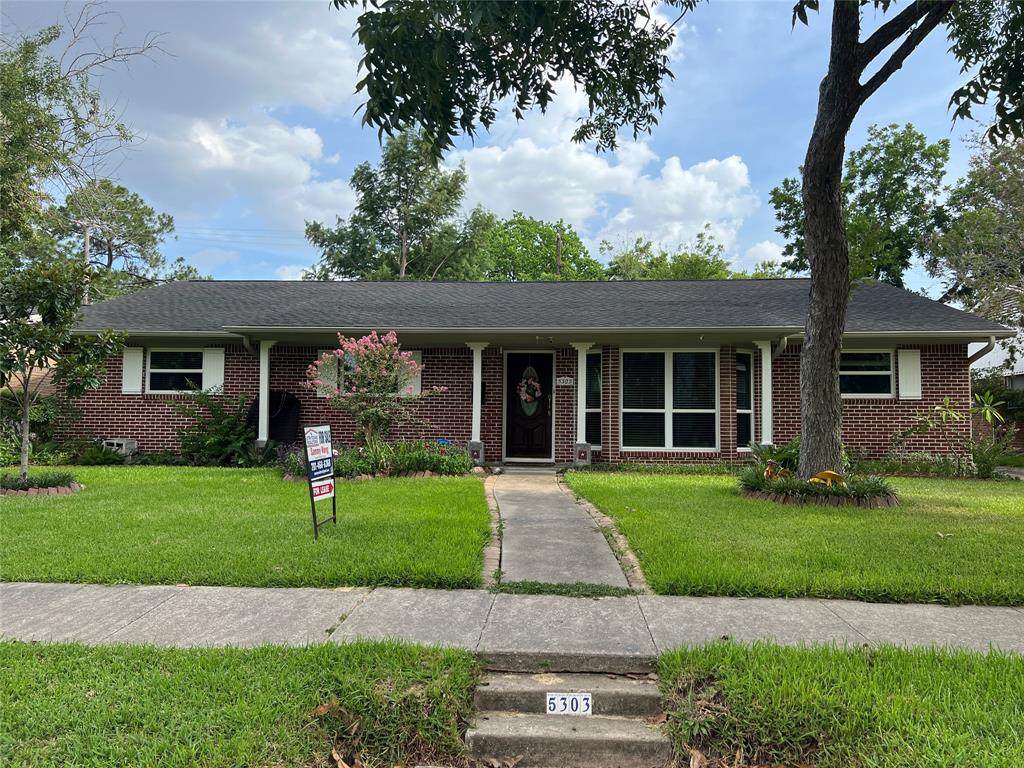 5303 Maple Street - Photo 1