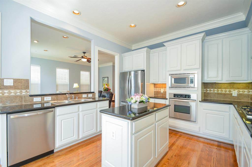 3210 Holly Shores Drive - Photo 1