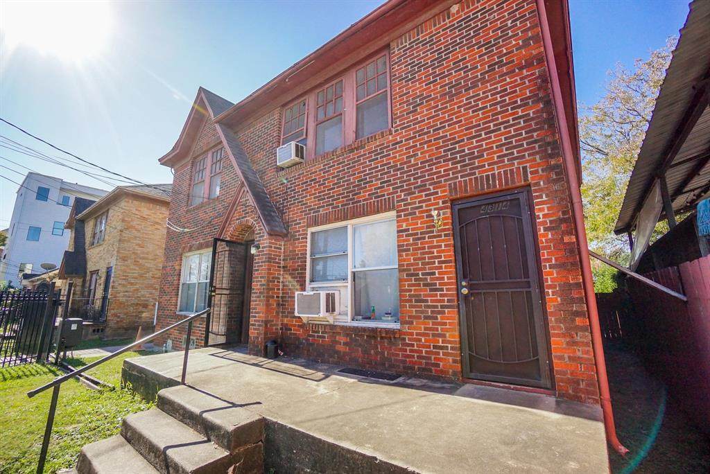 4316 Jack Street - Photo 1