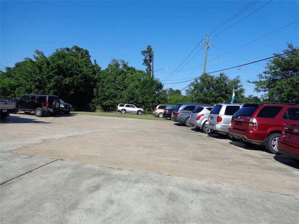 11727 Wallisville Road - Photo 1