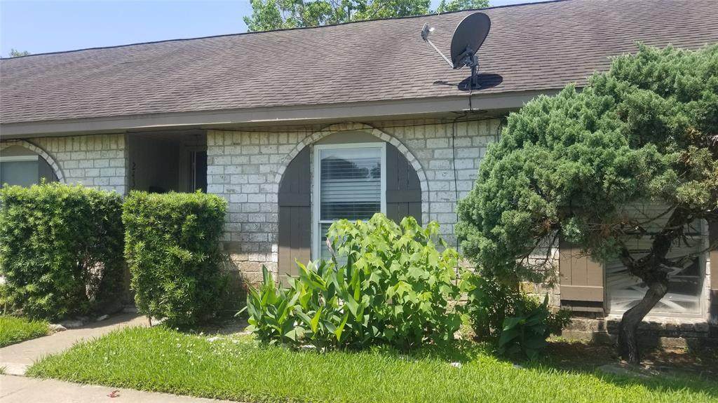 12435 Sharpview Drive - Photo 1