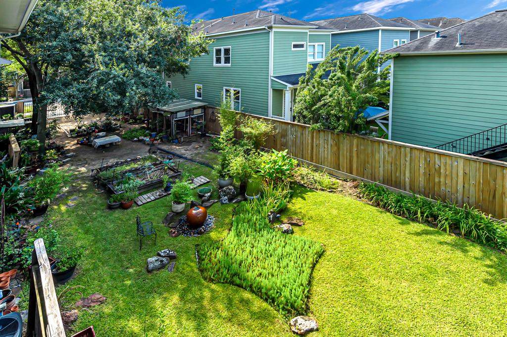 1128 Herkimer Street - Photo 1