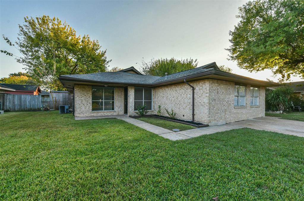 1710 Kenwick Place - Photo 1