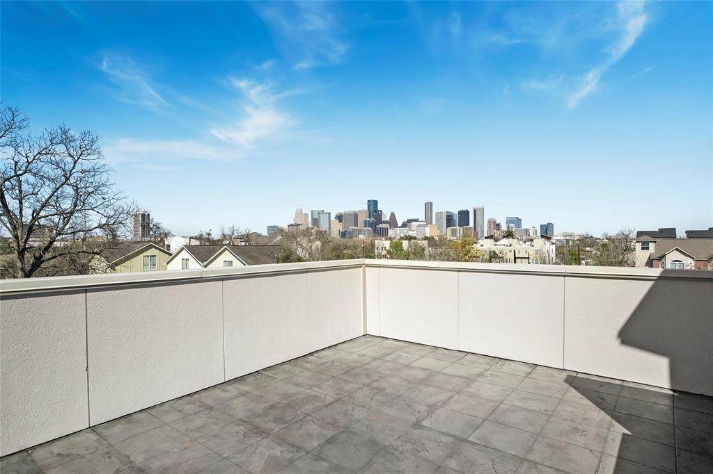 3413 Hutchins - Photo 1