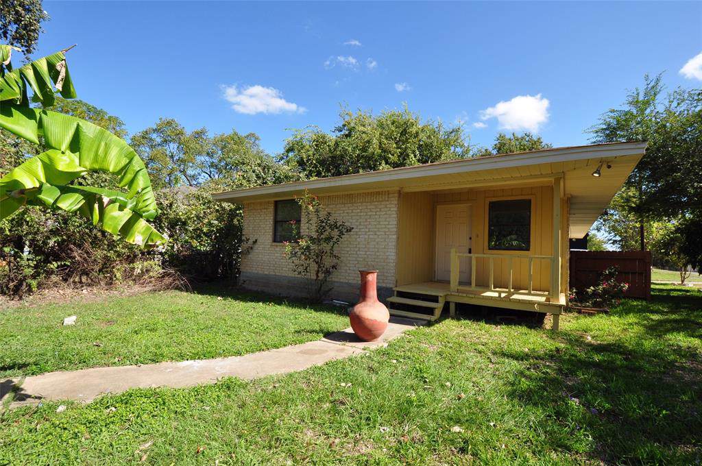 904 Martin Street - Photo 1