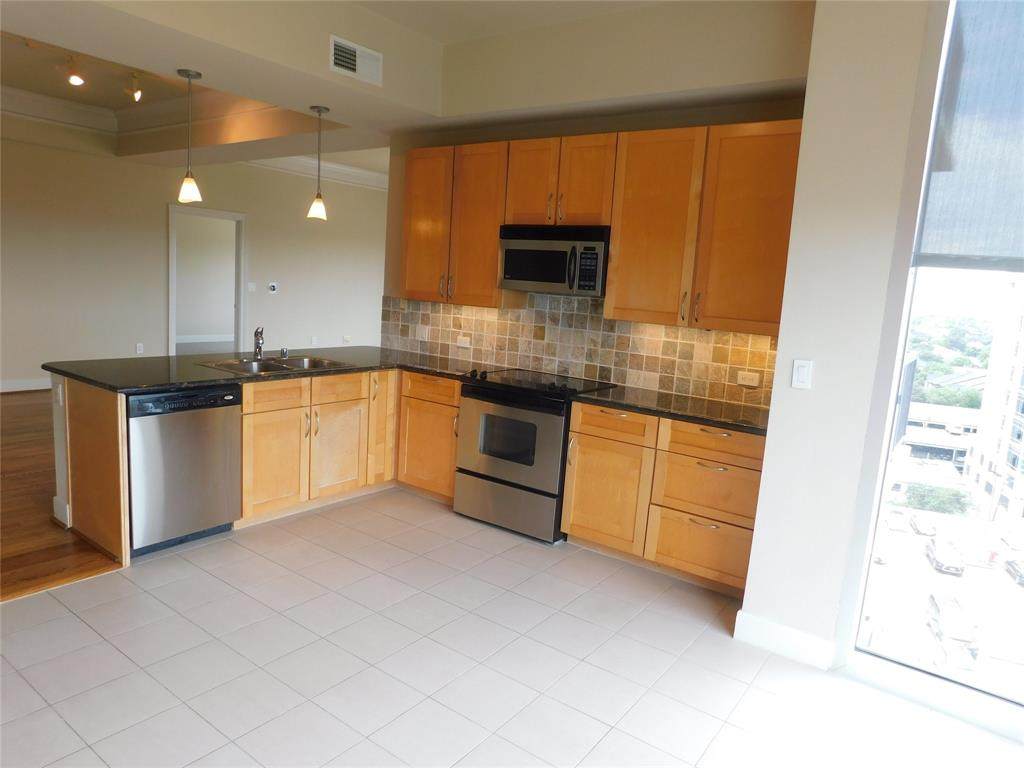 3333 Allen Parkway - Photo 1