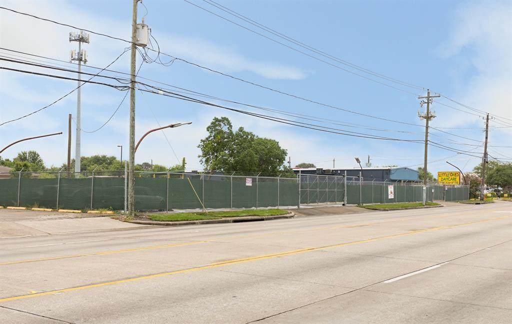 1811 Shaver Street - Photo 1
