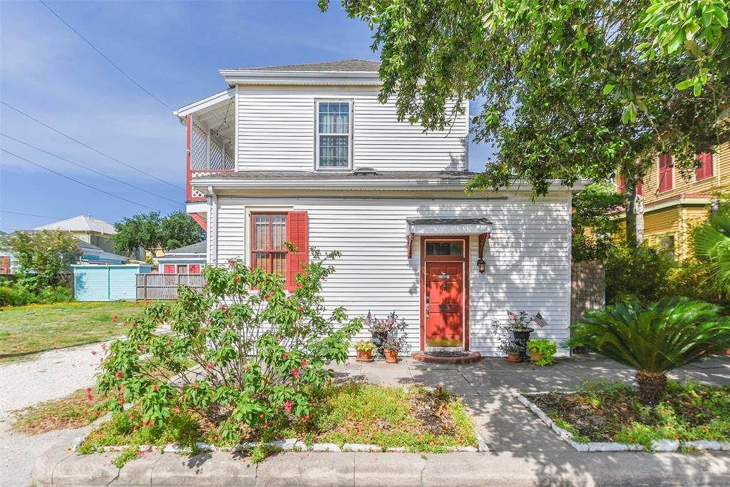 1211 33rd Street - Photo 1